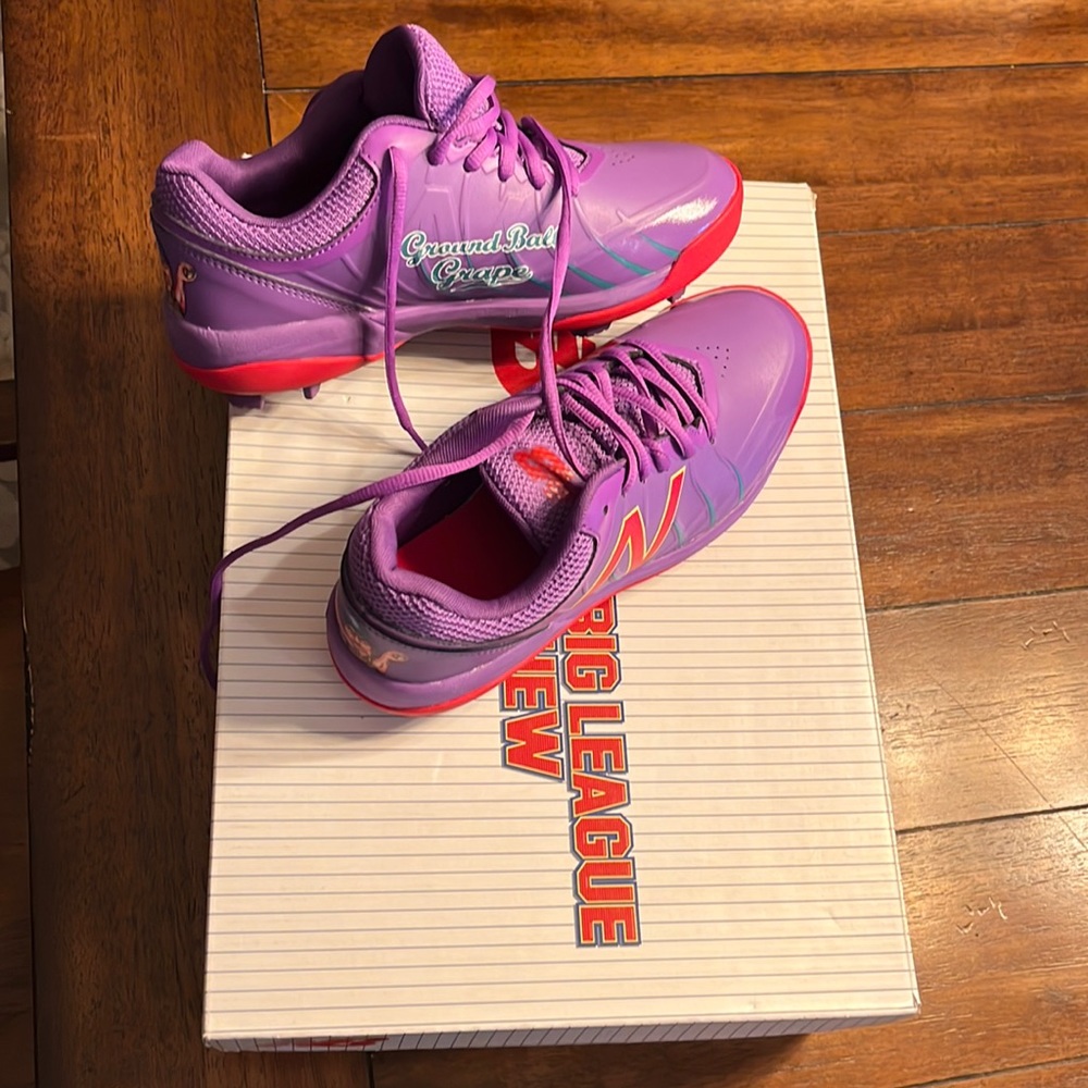 NIB “Big League Chew” baseball cleats